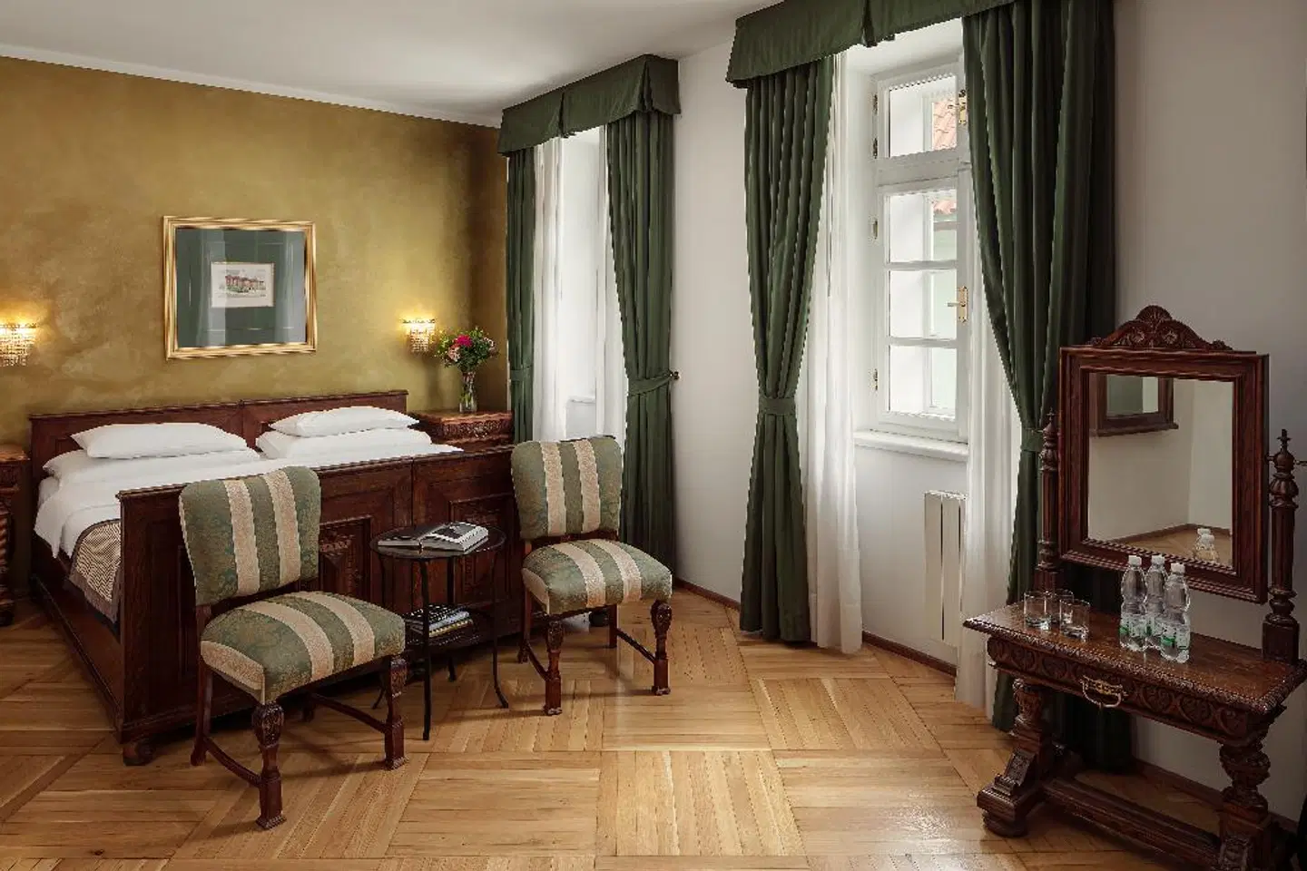 Roma ROOM_EXAMPLE