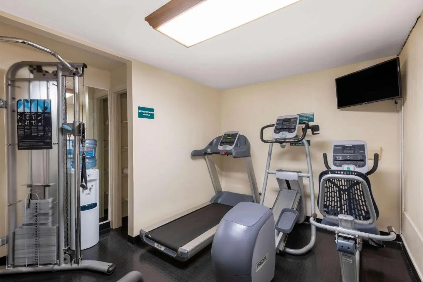 Days Inn by Wyndham Maui Oceanfront SPORTS_AND_LEISURE