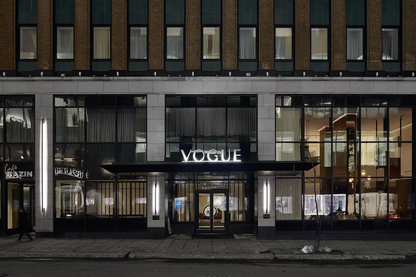 Vogue Hotel Montreal Downtown, Curio Collection by Hilton EXTERIOR