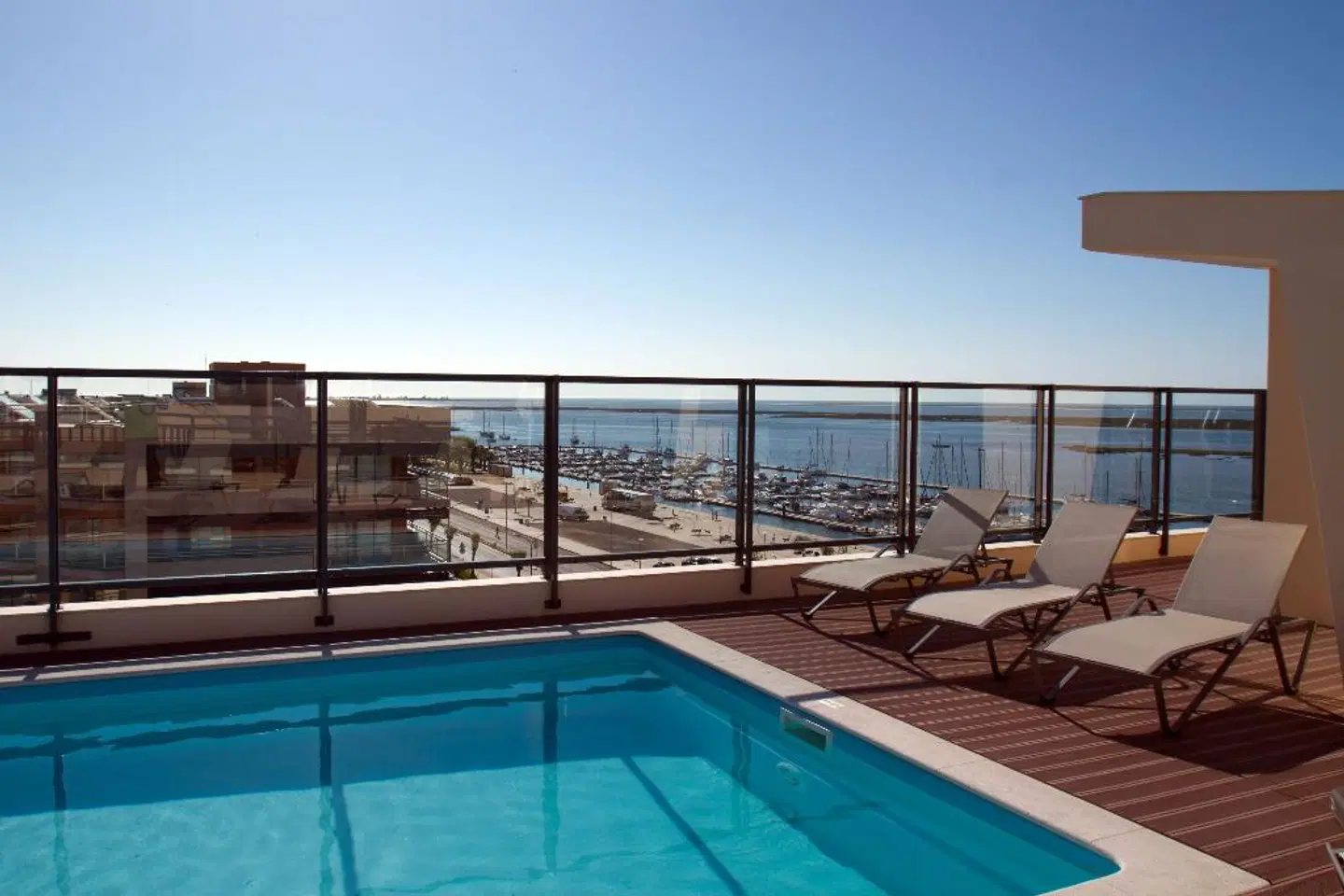 Real Marina Residence OUTDOOR_POOL