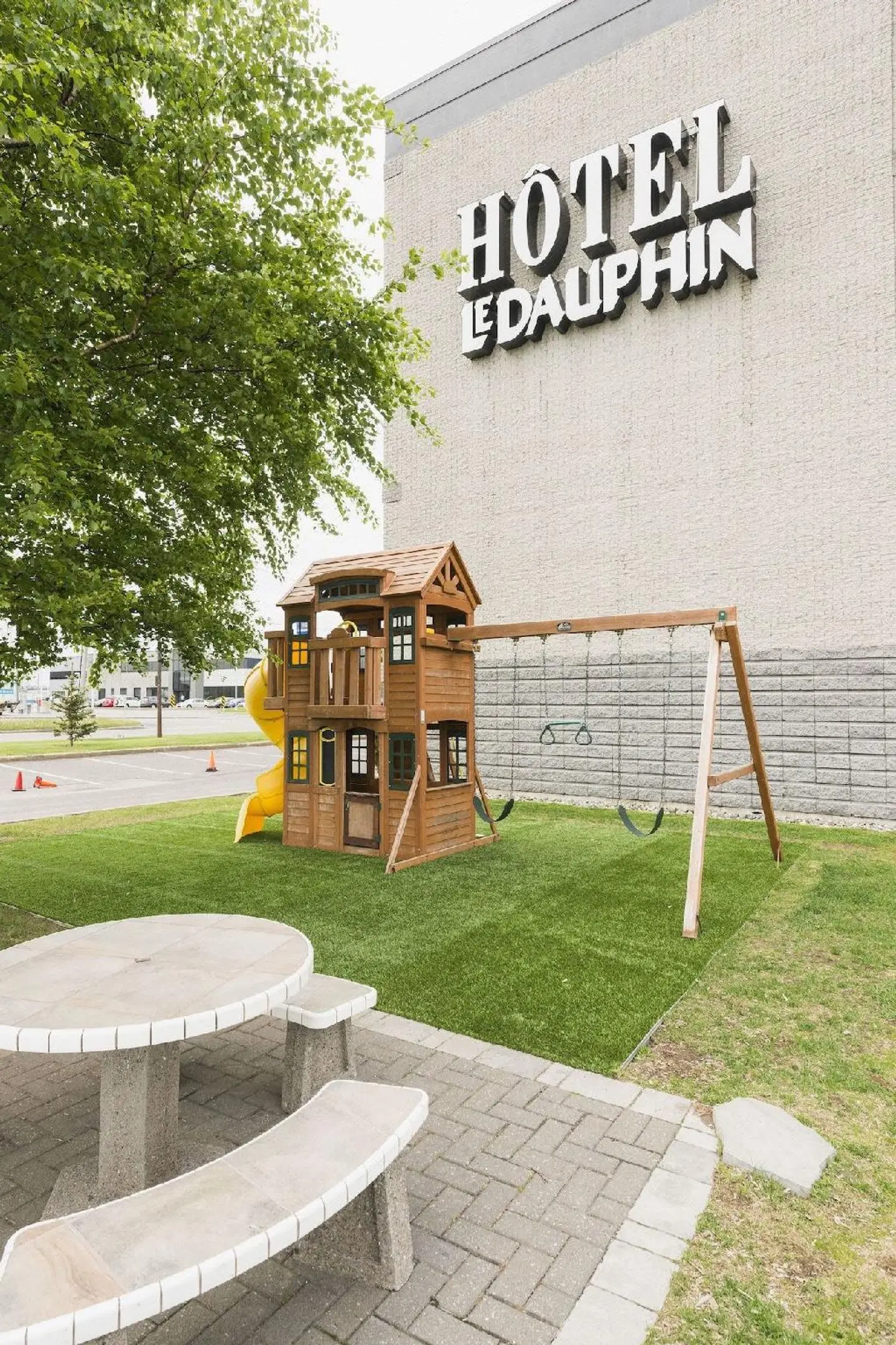 Hôtel & Suites Le Dauphin Québec Garten