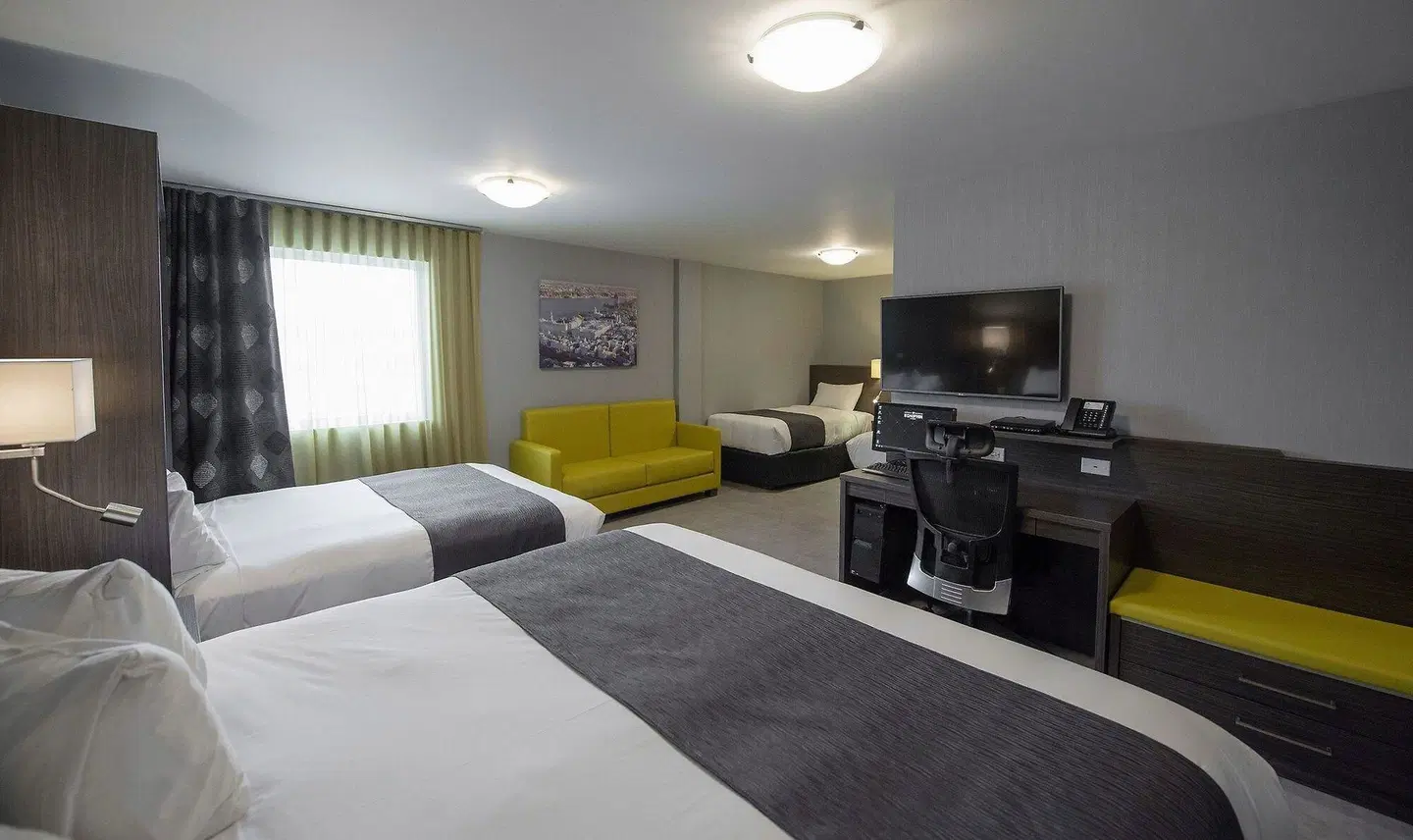 Hôtel & Suites Le Dauphin Québec ROOM_EXAMPLE
