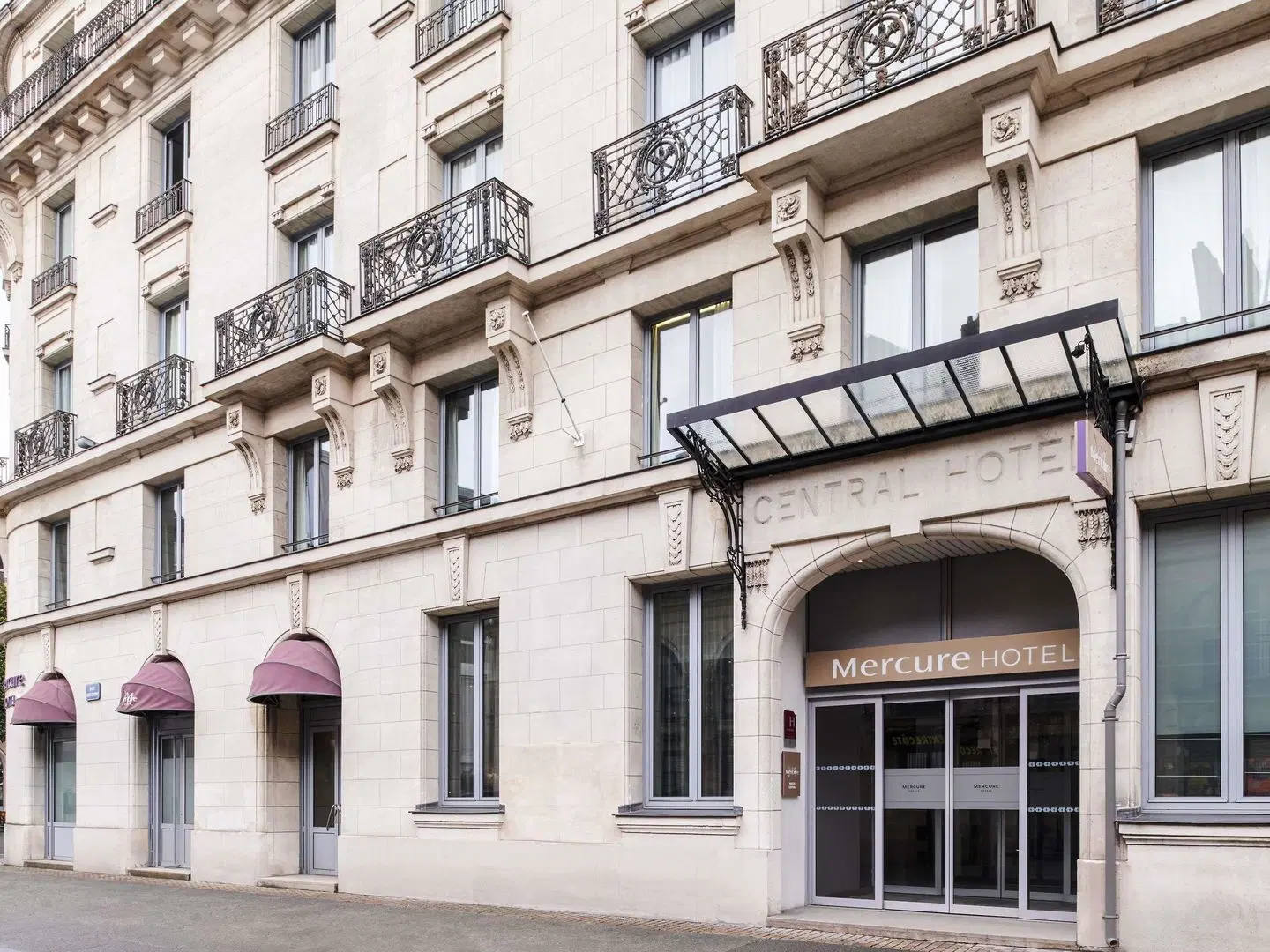 Mercure Nantes Centre Grand EXTERIOR