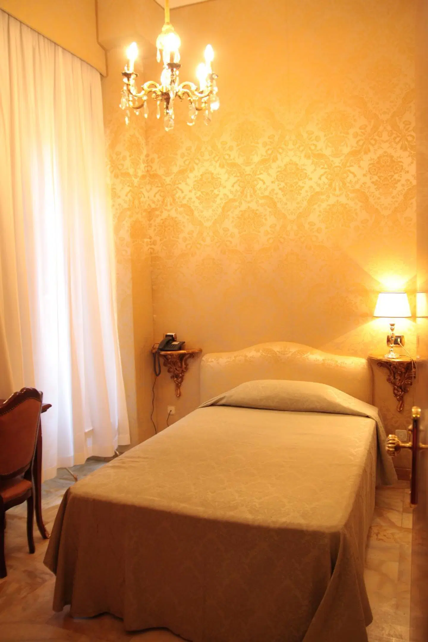 Turner ROOM_EXAMPLE