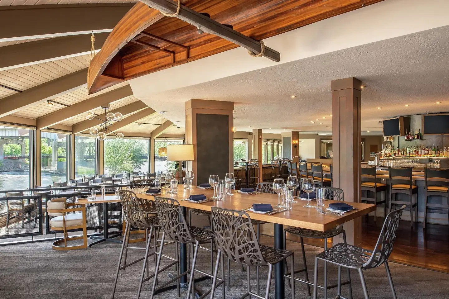 DoubleTree by Hilton Missoula Edgewater Bar