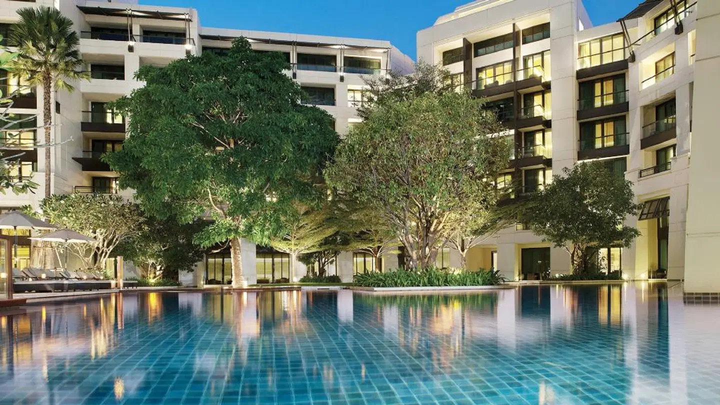 Siam Kempinski Hotel Bangkok OUTDOOR_POOL