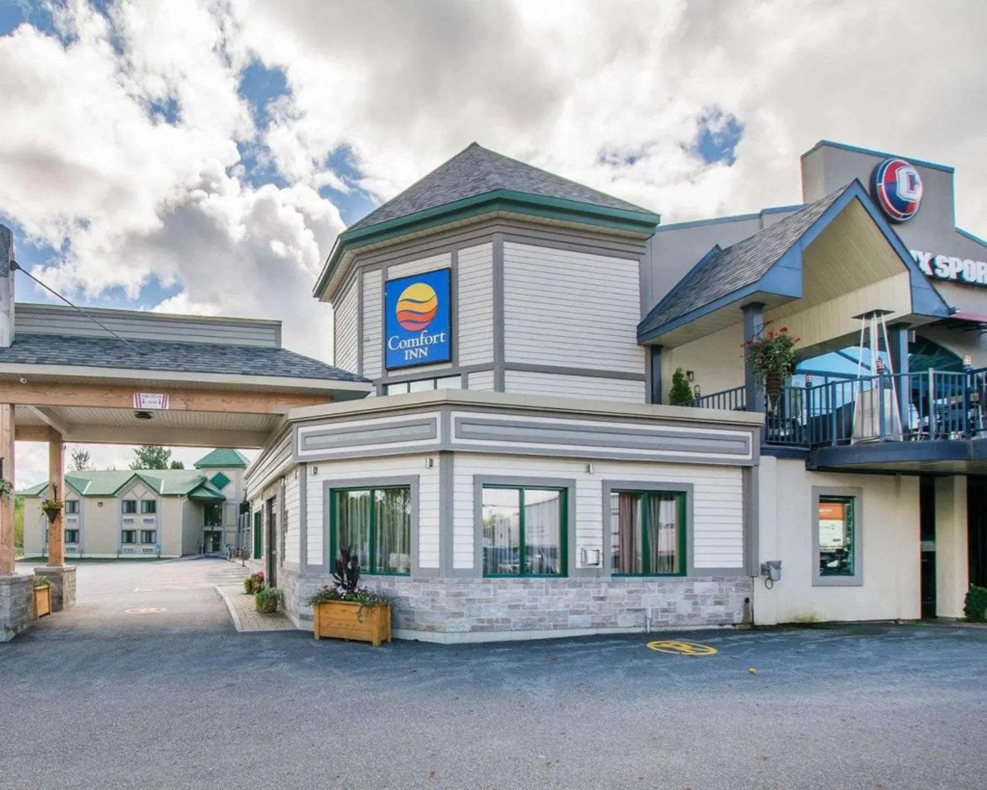 Comfort Inn Mont Laurier EXTERIOR