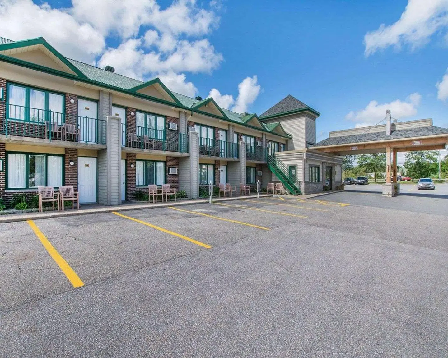 Comfort Inn Mont Laurier EXTERIOR