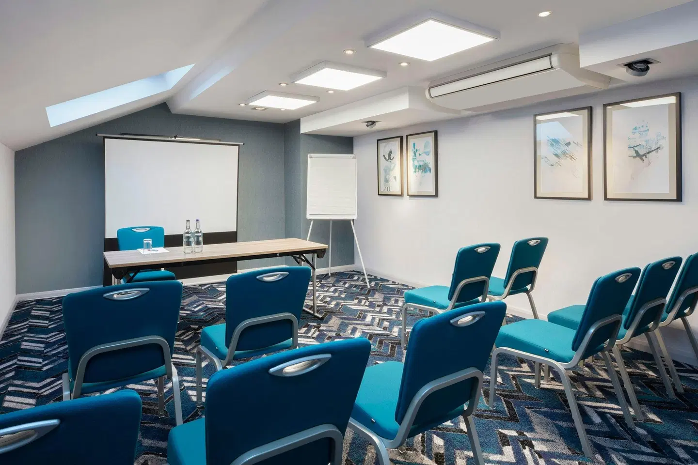 Leonardo London Heathrow Airport Konferenz