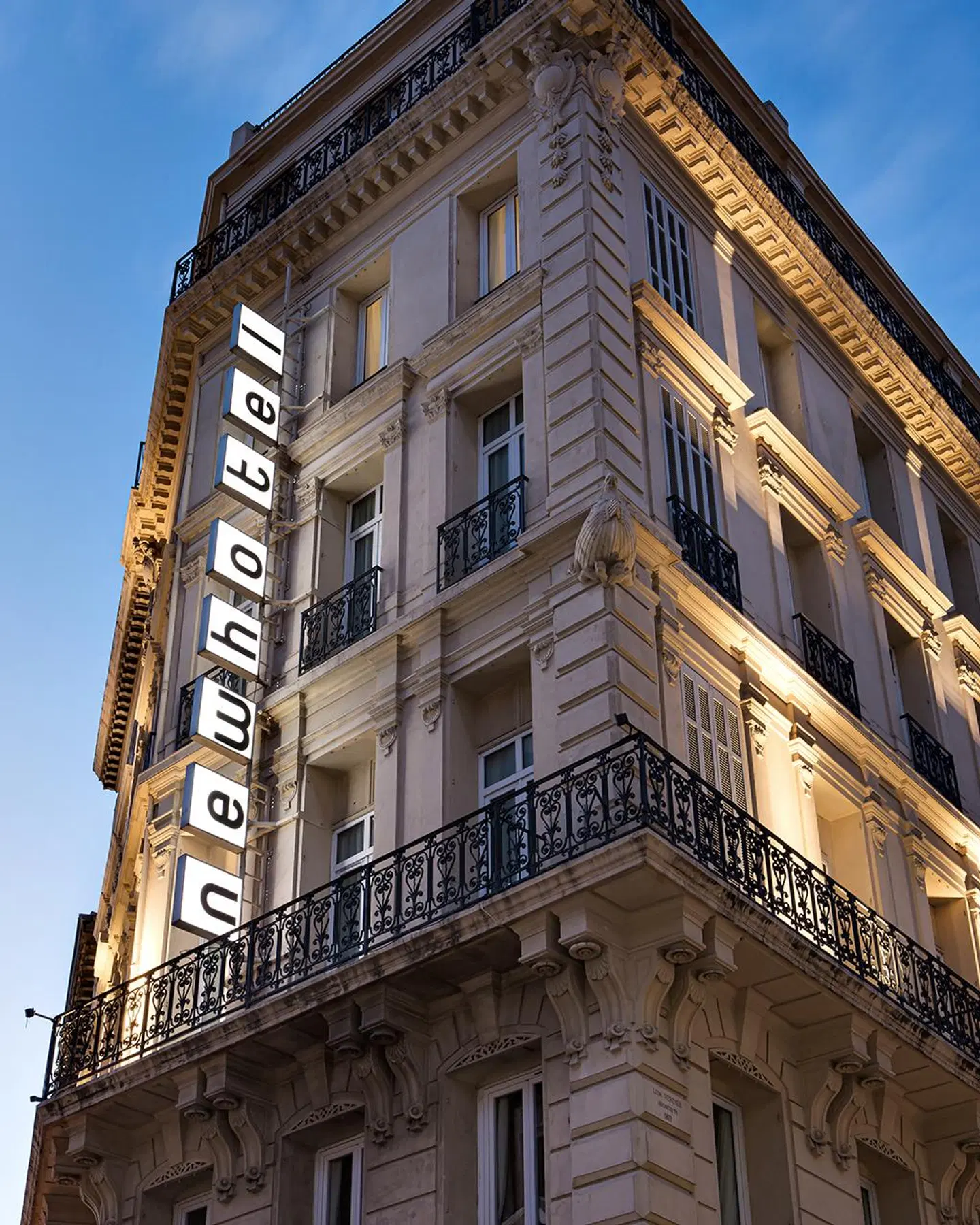 New Hotel Le Quai EXTERIOR