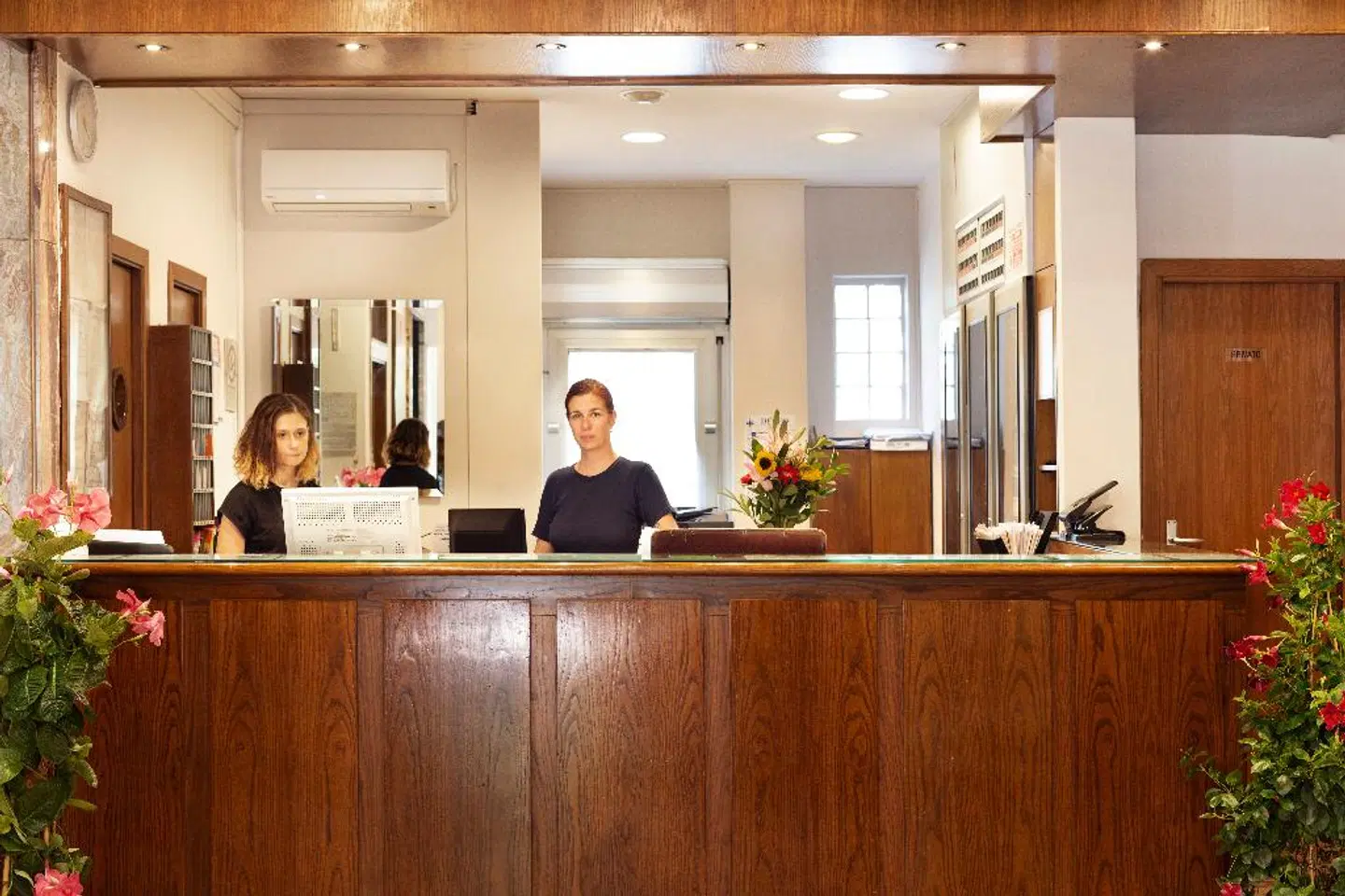 Corolle LOUNGE_LOBBY