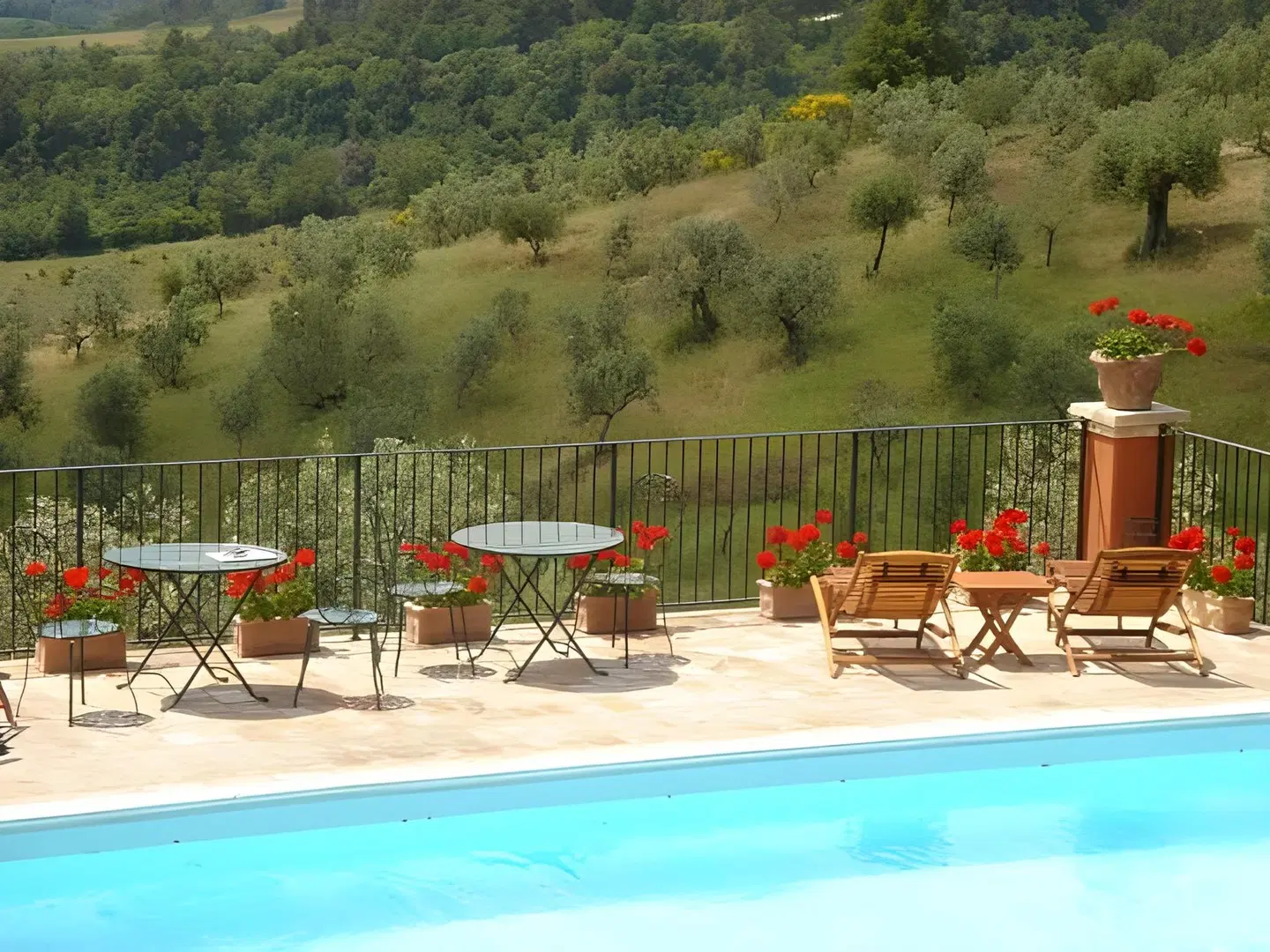 Agriturismo Di Charme La Ghirlanda OUTDOOR_POOL