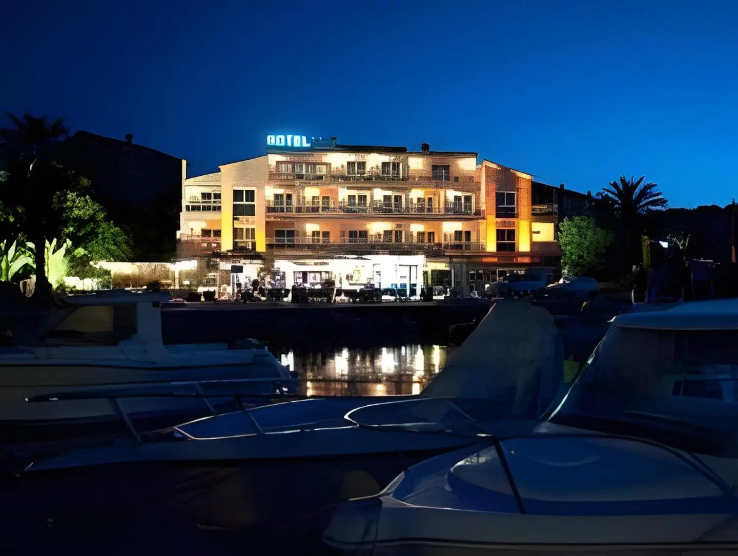 Le Golfe EXTERIOR