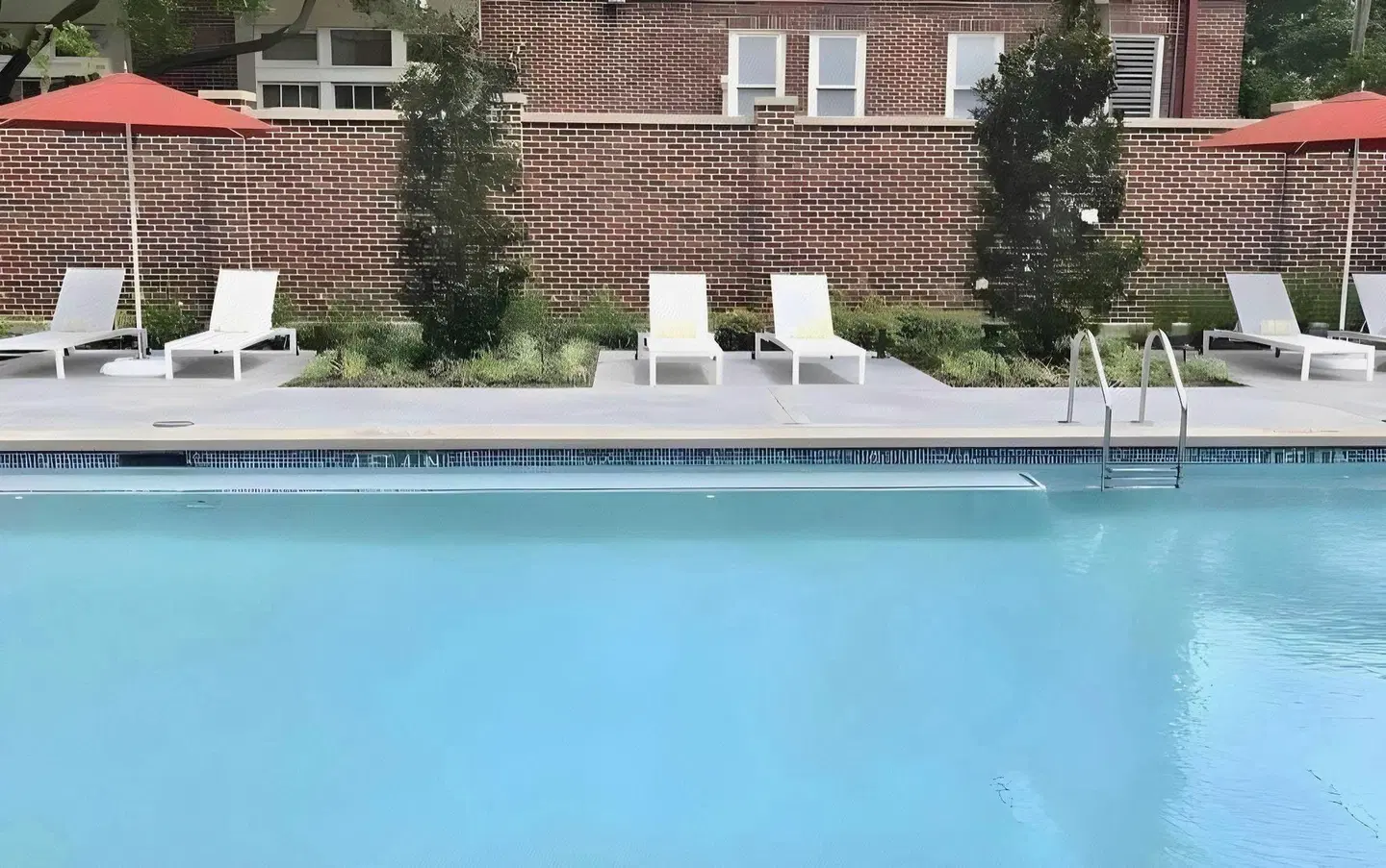 Warwick Melrose Hotel OUTDOOR_POOL