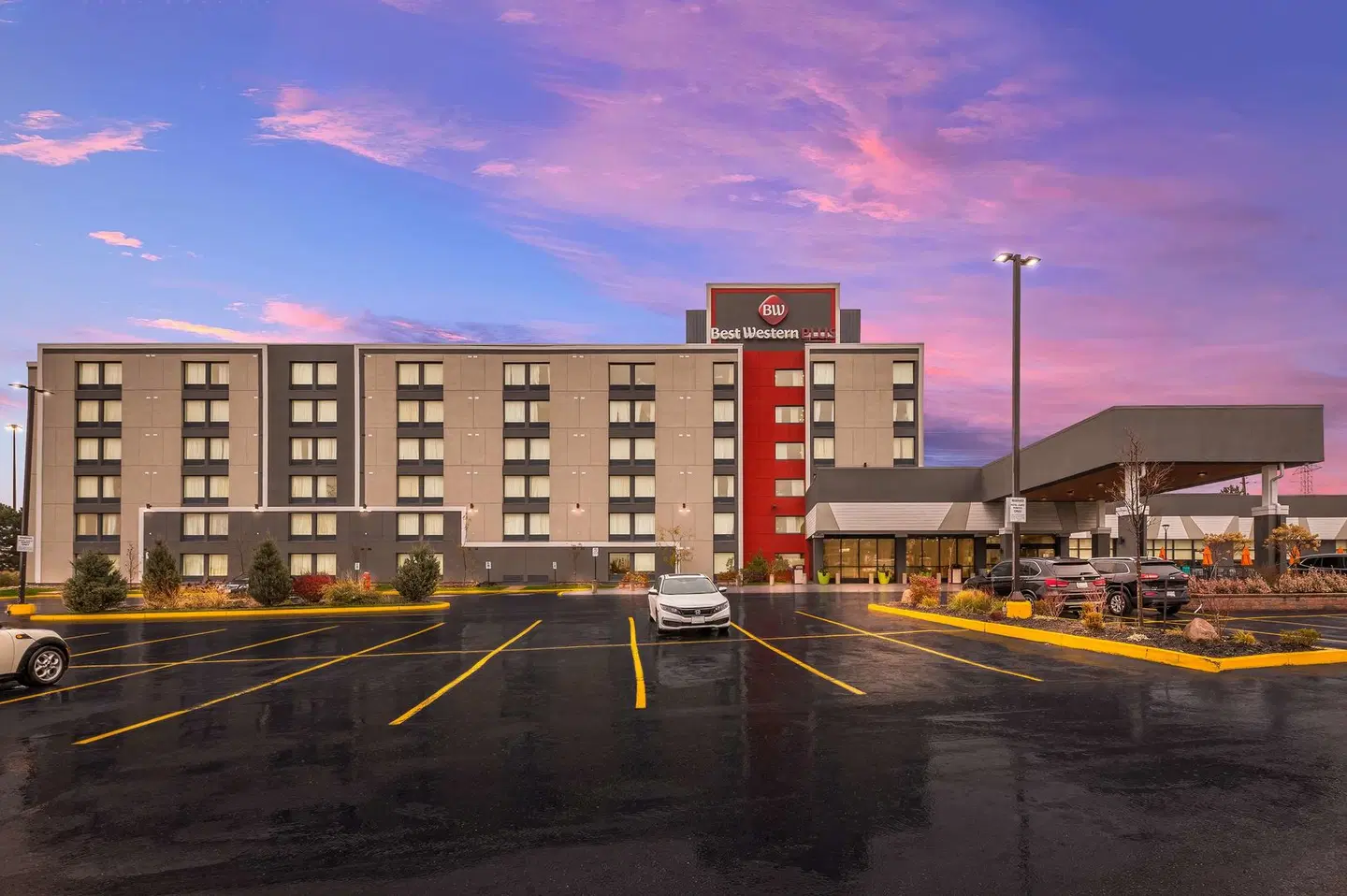 Best Western Plus Toronto North York Hotel & Suites EXTERIOR