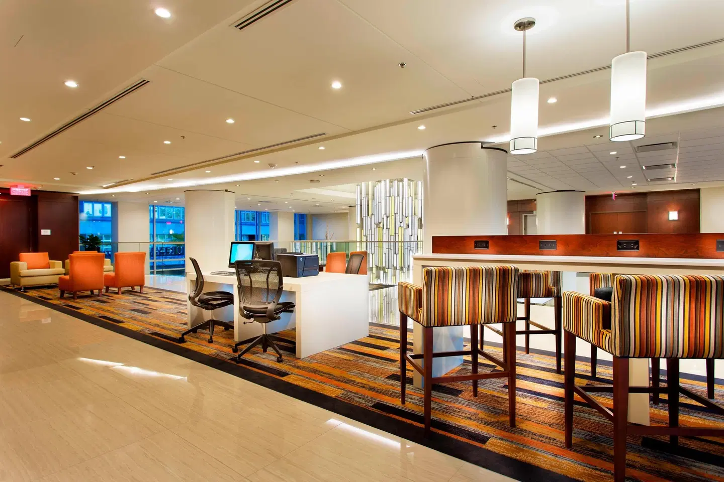 Courtyard by Marriott Montreal Downtown Bar