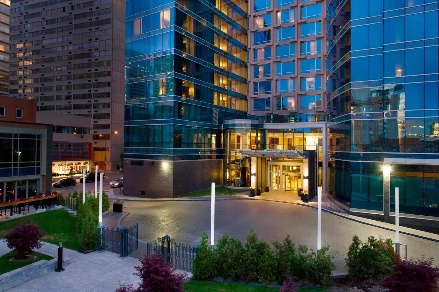 Courtyard by Marriott Montreal Downtown EXTERIOR