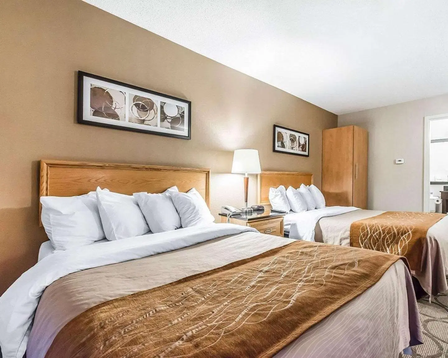 Comfort Inn Chicoutimi ROOM_EXAMPLE
