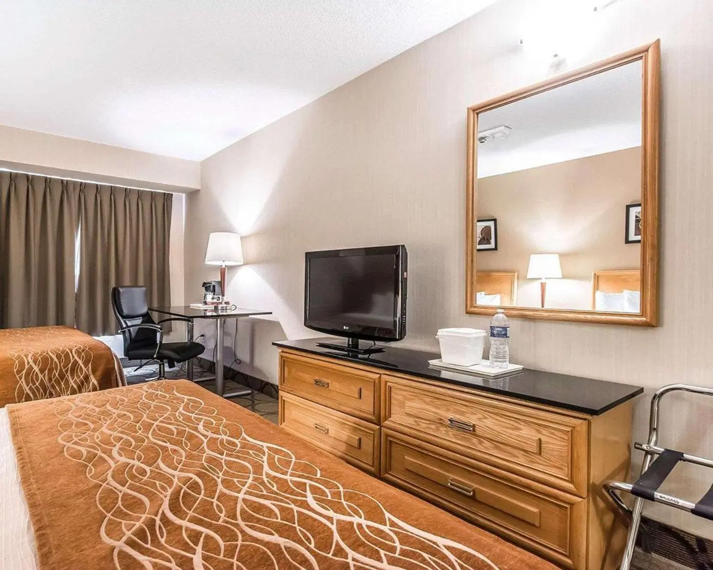 Comfort Inn Chicoutimi ROOM_EXAMPLE