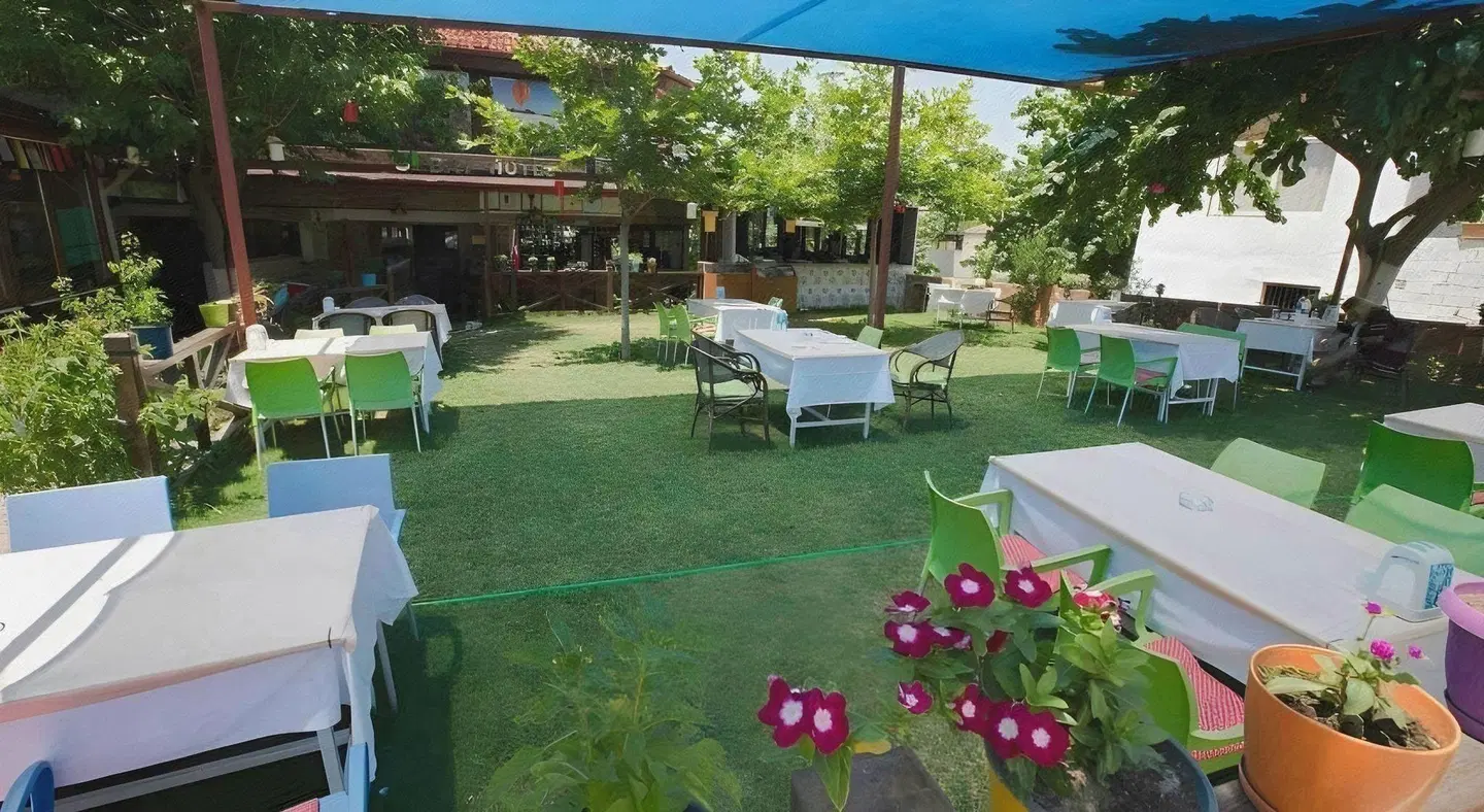 Ozbay Hotel Garten