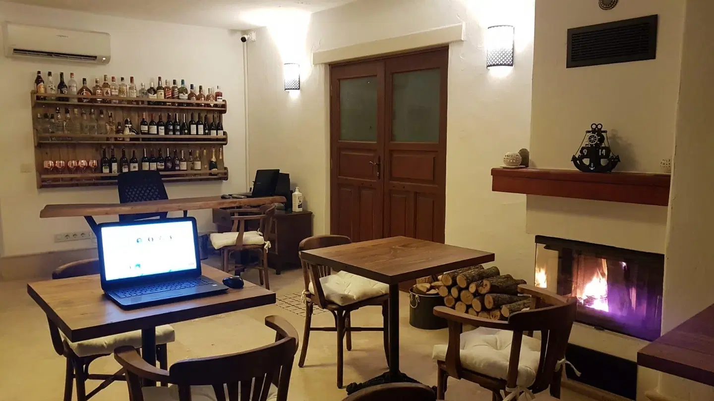 Rebetiko Hotel ROOM_EXAMPLE