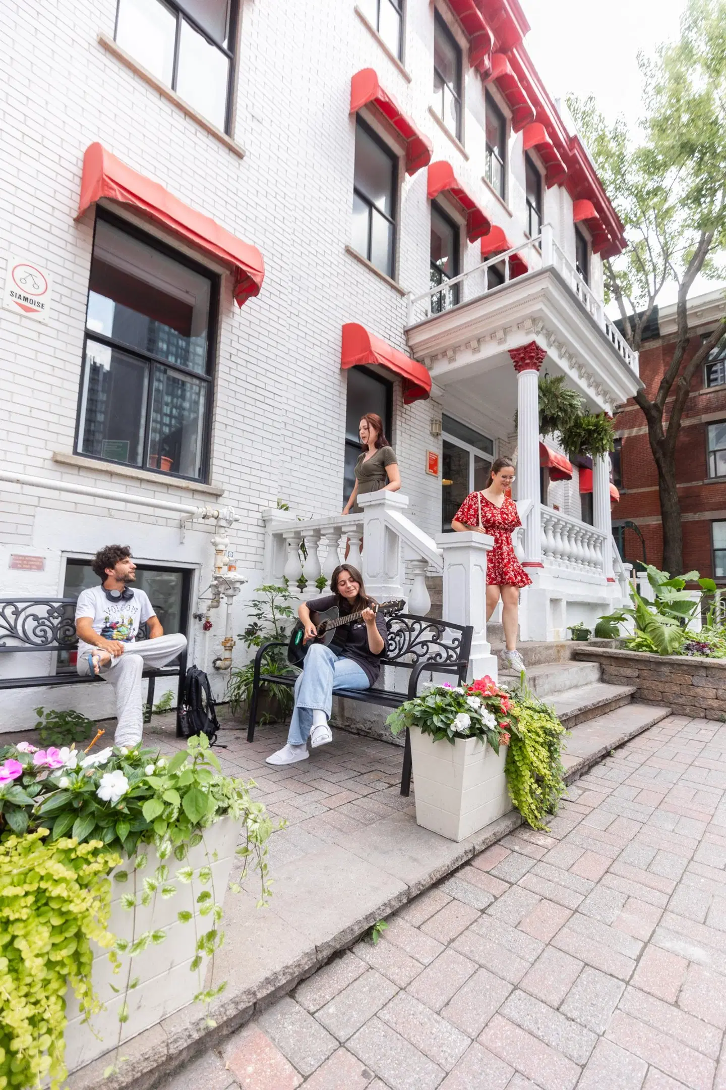 Auberge Saintlo Montréal EXTERIOR
