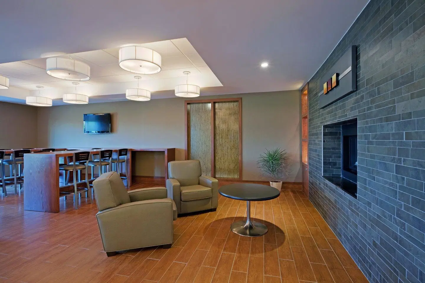 Holiday Inn Express & Suites Saint - Hyacinthe by IHG LOUNGE_LOBBY