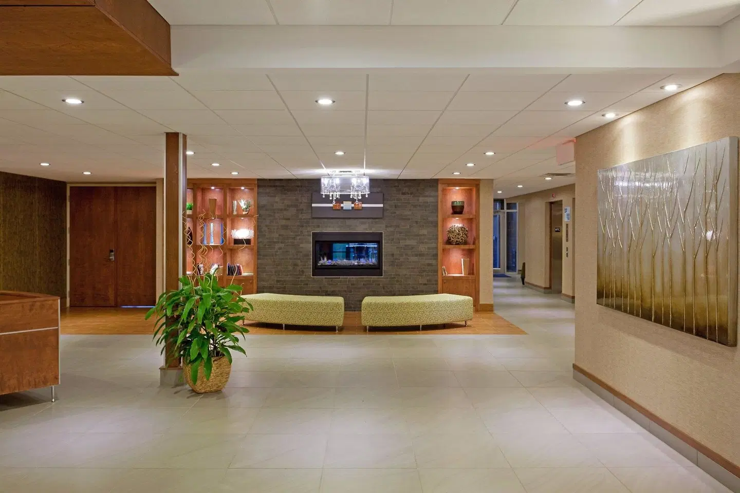 Holiday Inn Express & Suites Saint - Hyacinthe by IHG LOUNGE_LOBBY