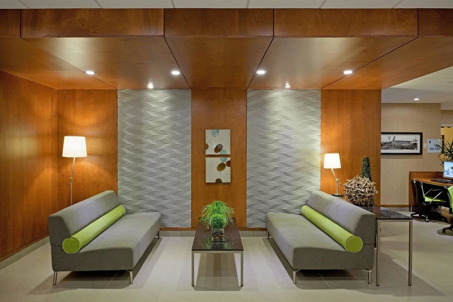 Holiday Inn Express & Suites Saint - Hyacinthe by IHG LOUNGE_LOBBY