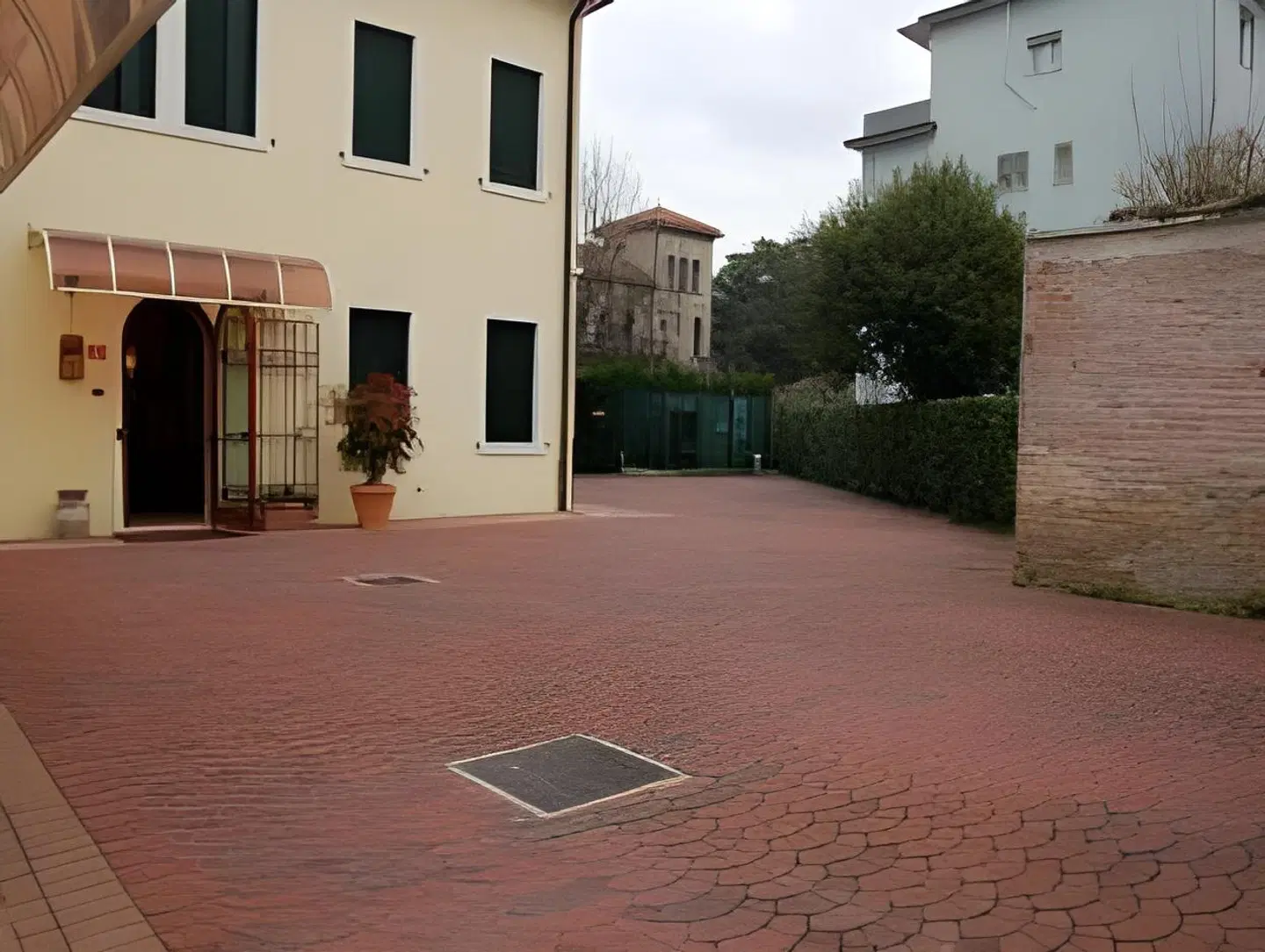 Cris EXTERIOR