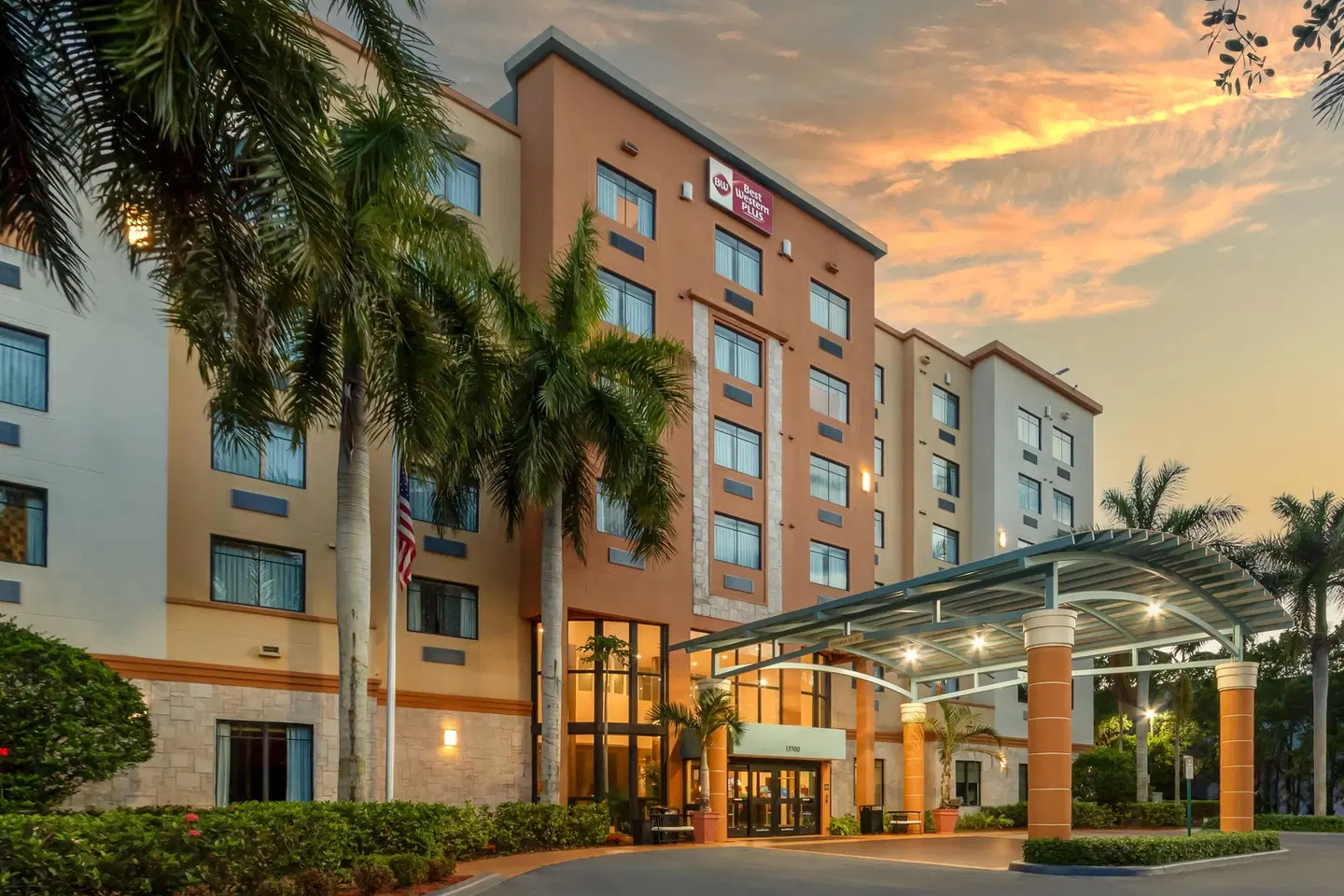 Best Western Plus Kendall Airport Hotel & Suites EXTERIOR