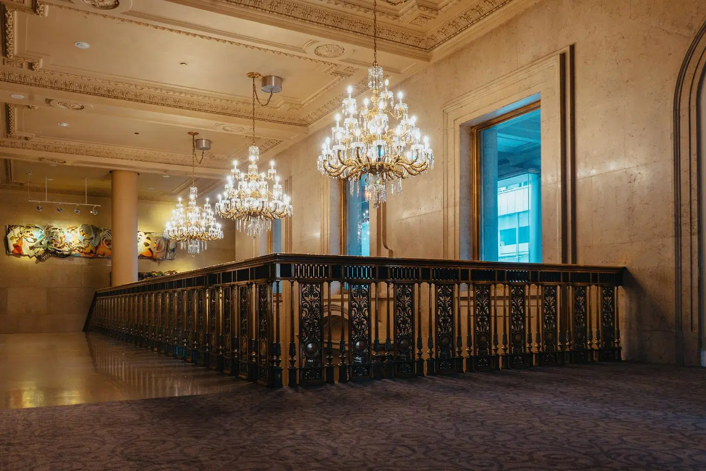One King West Hotel & Residence Bar