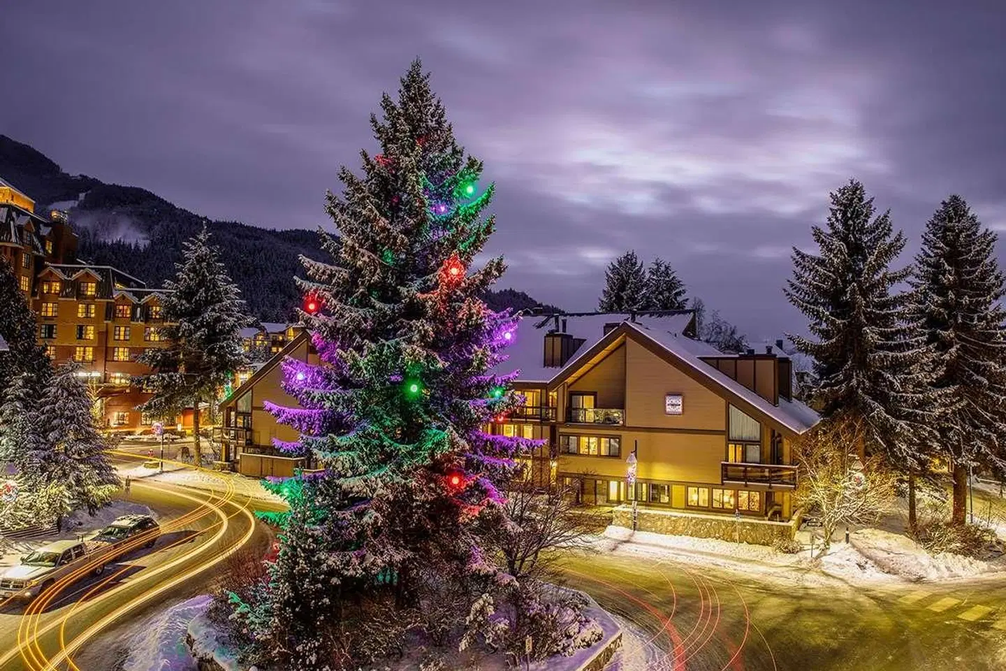 Whistler Village Inn & Suites EXTERIOR