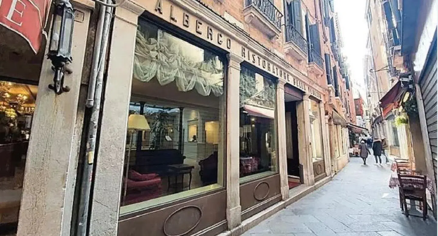 Bella Venezia EXTERIOR
