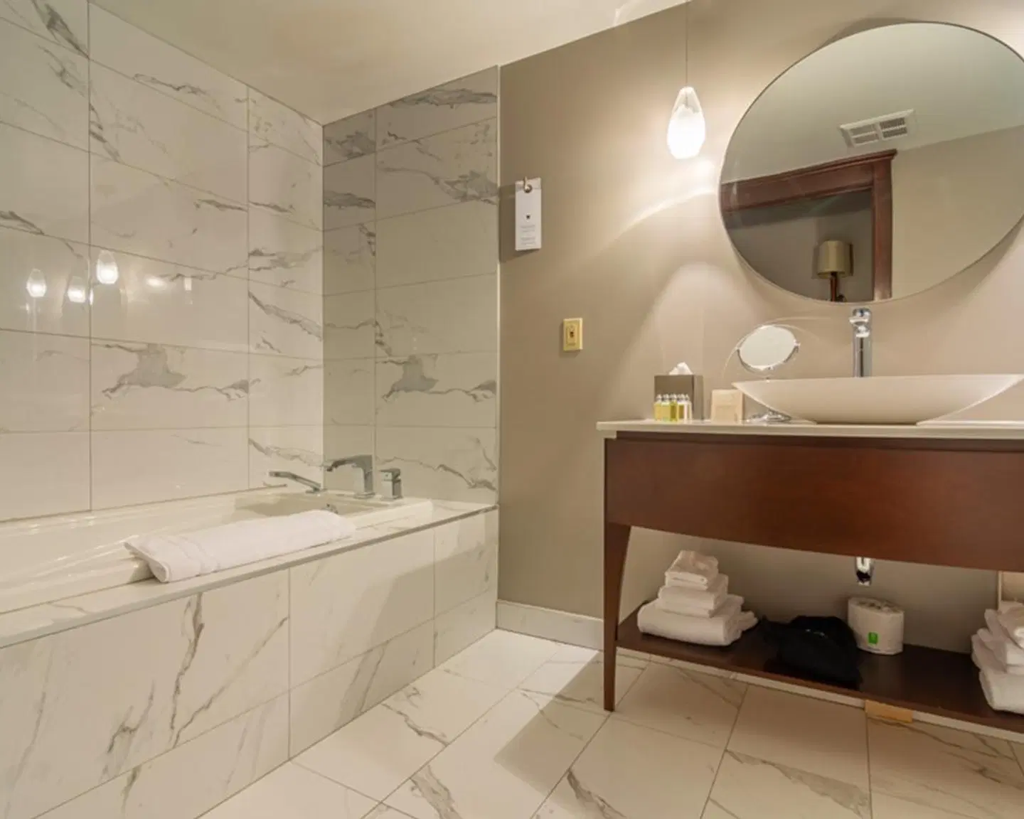 Le Saint-Sulpice Hotel Montreal Badezimmer
