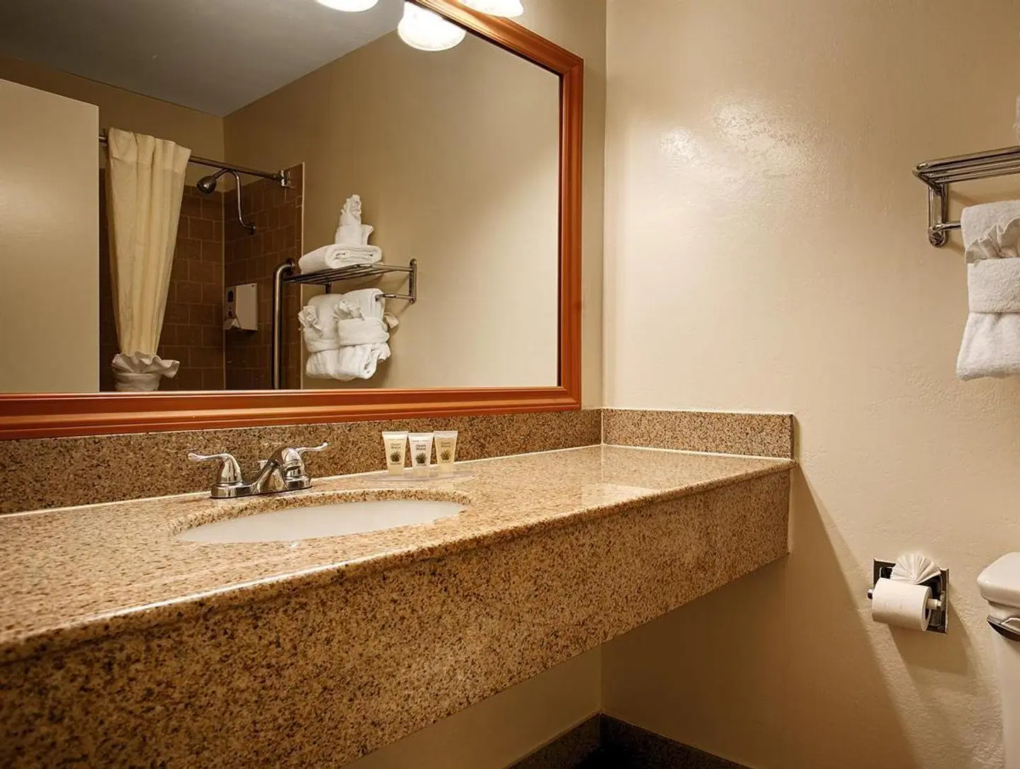 Hiltop Hotel Badezimmer
