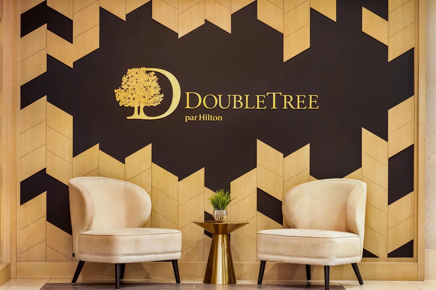 DoubleTree by Hilton Pointe Claire Montreal Airport West LOUNGE_LOBBY