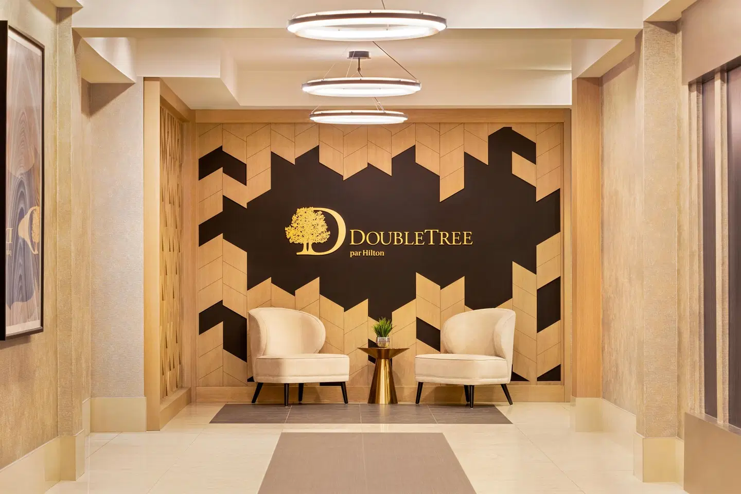 DoubleTree by Hilton Pointe Claire Montreal Airport West LOUNGE_LOBBY