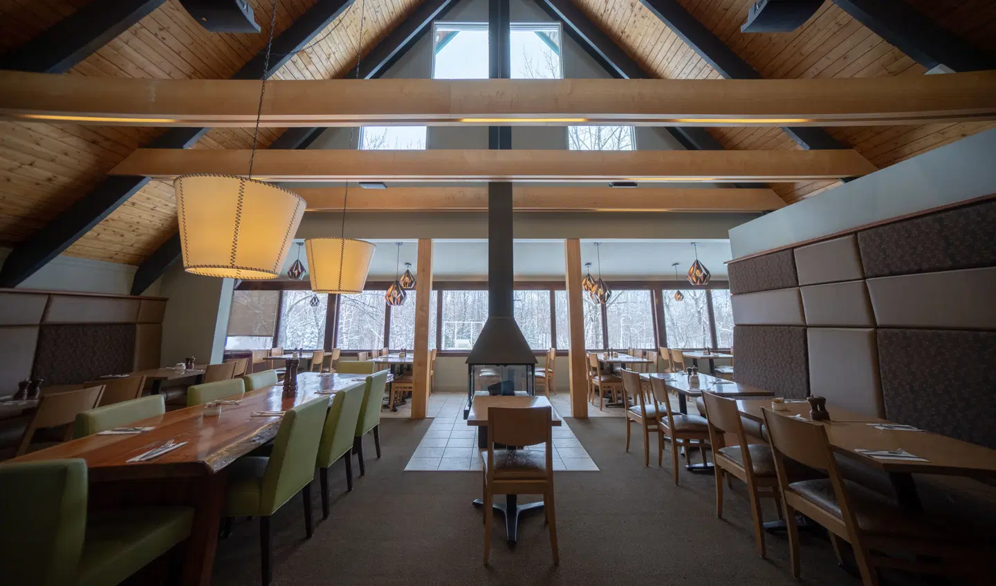 Le Francis Restaurant