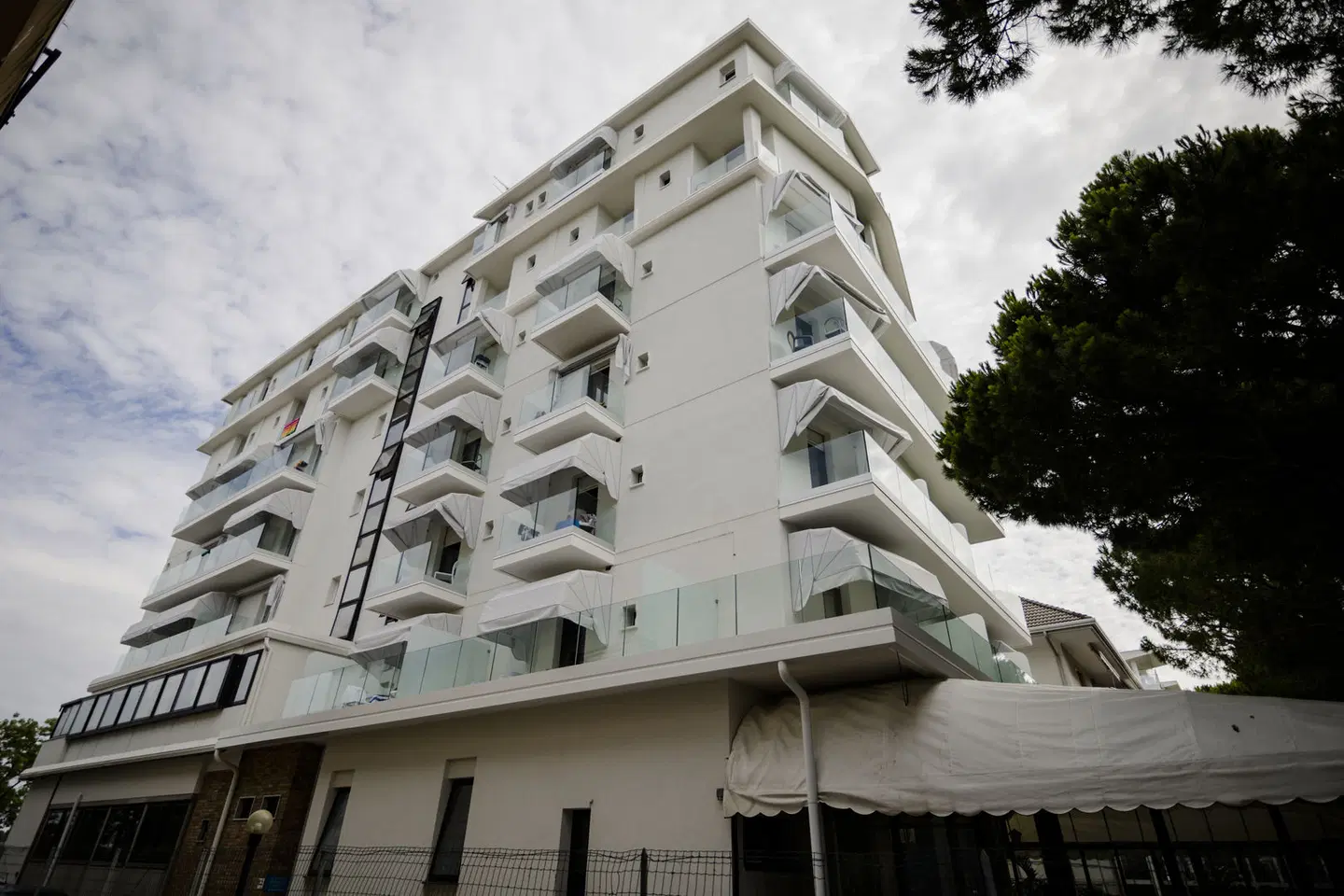 President EXTERIOR