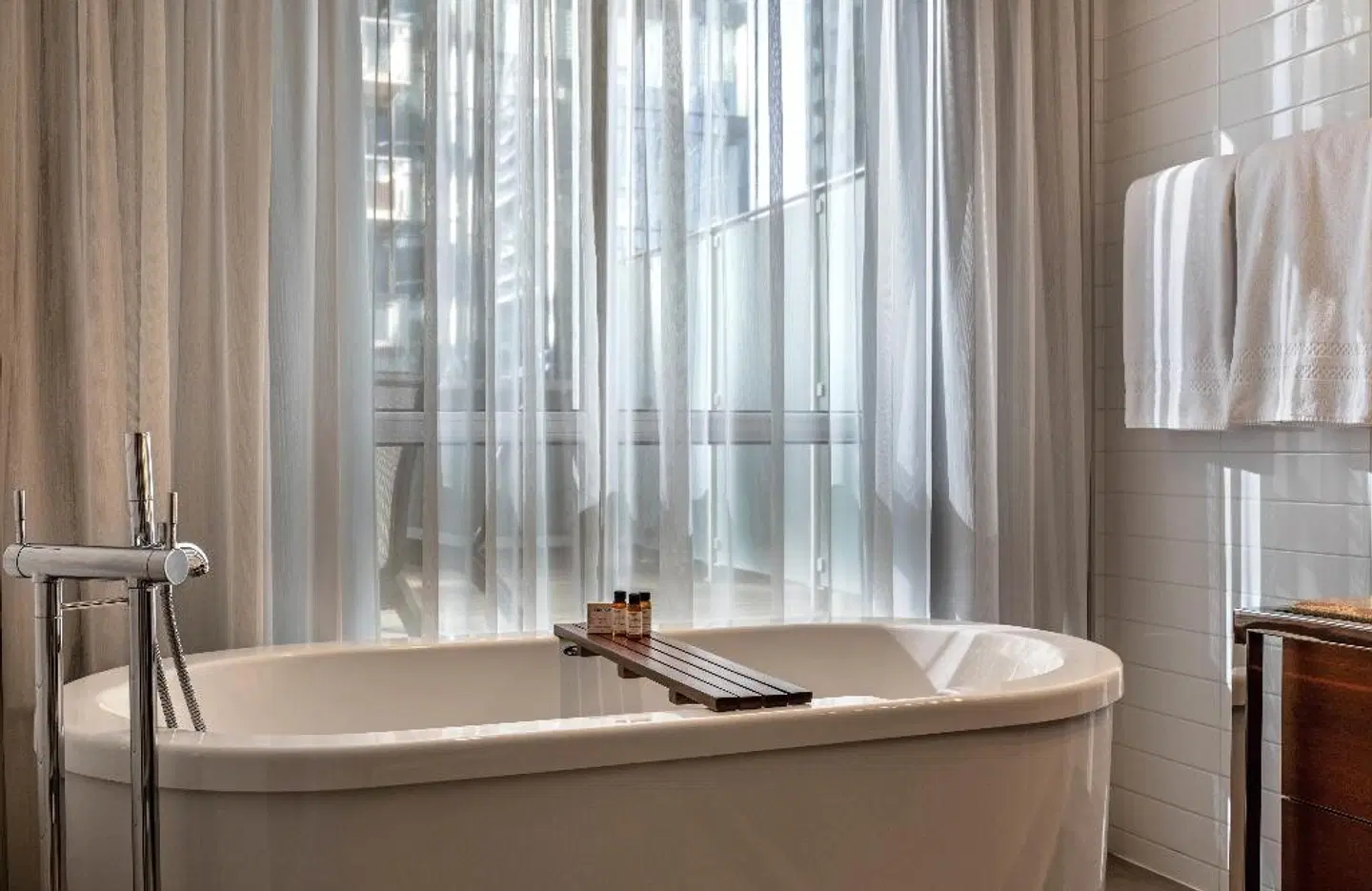 Le Crystal Montreal Badezimmer