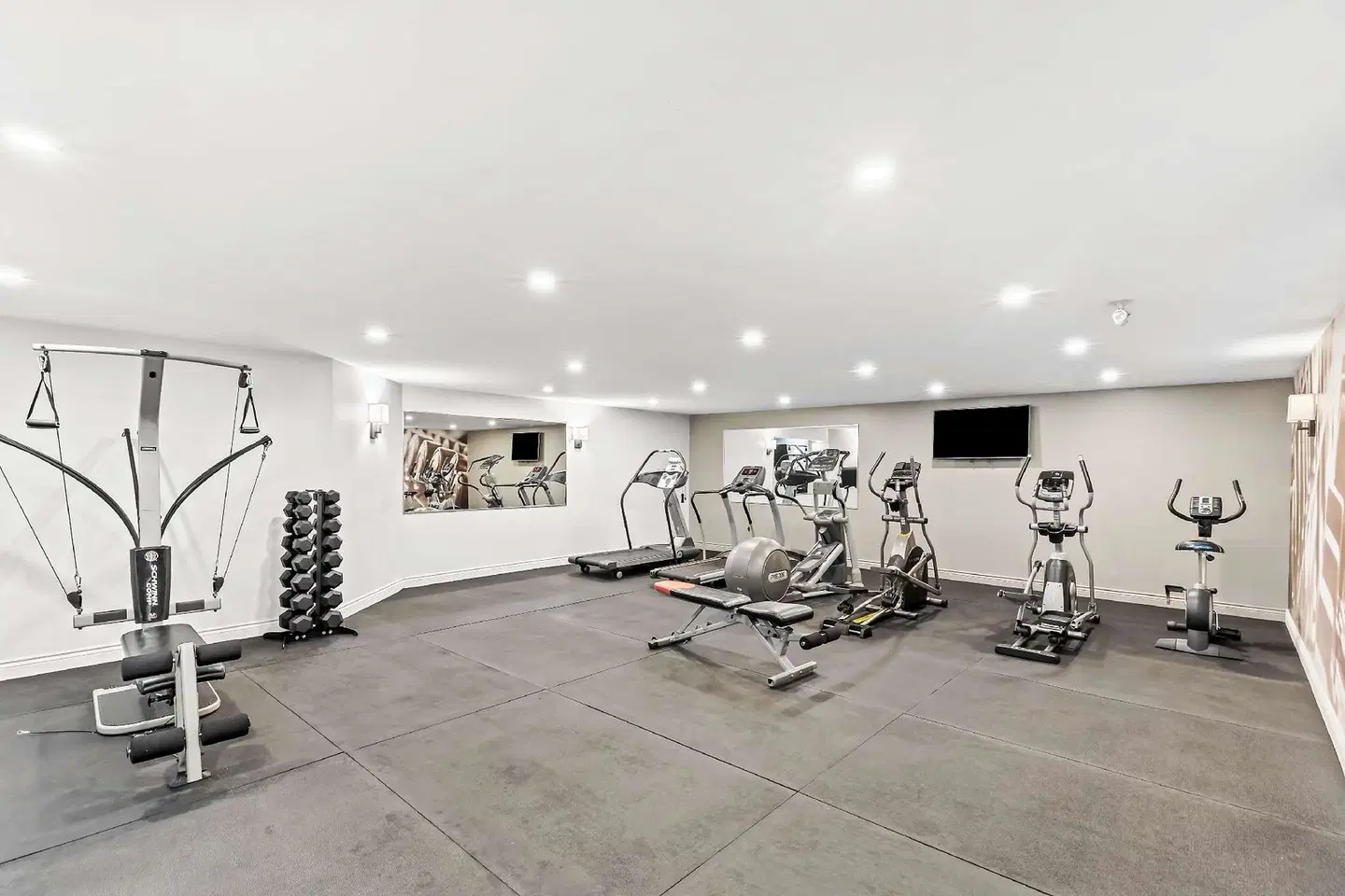 Best Western Plus Montreal East SPORTS_AND_LEISURE