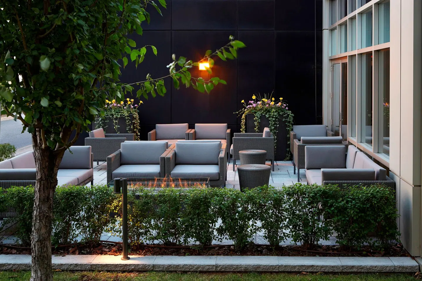 Courtyard by Marriott Montreal Airport Garten