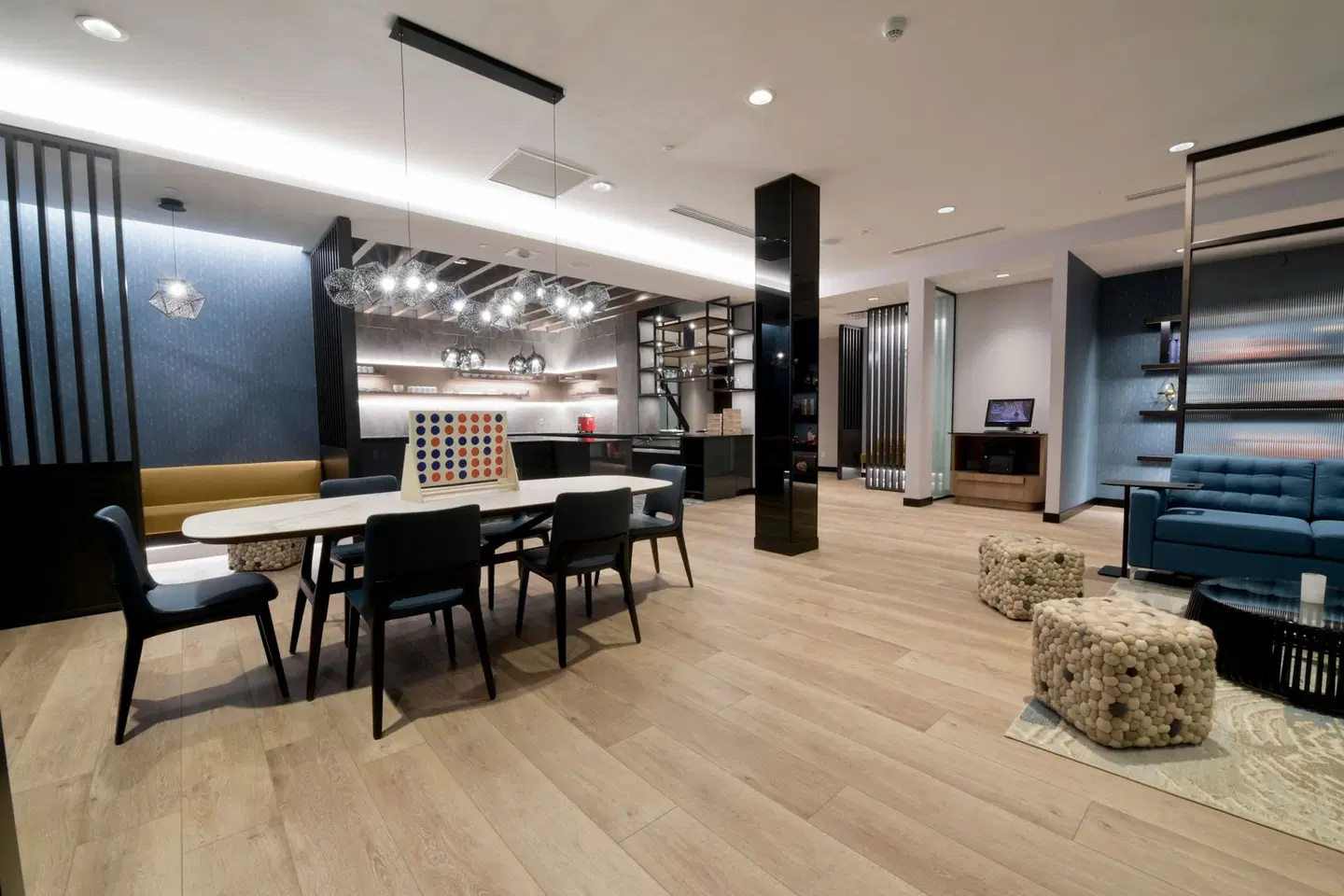 Sheraton Laval Hotel Bar