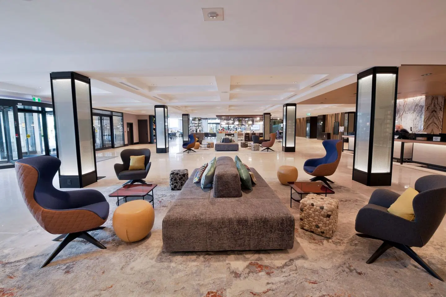 Sheraton Laval Hotel LOUNGE_LOBBY