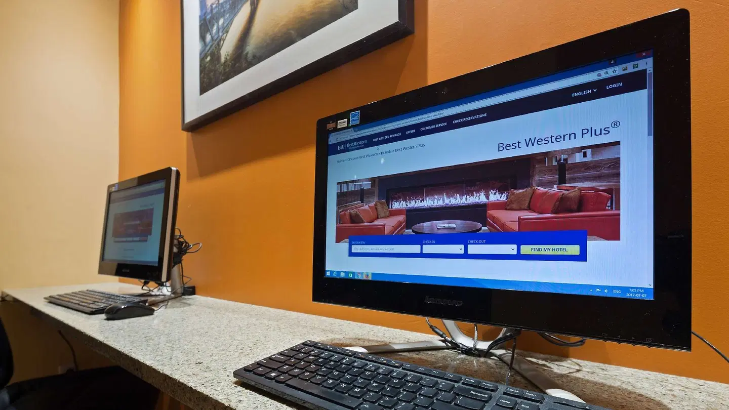 Best Western Plus Gatineau-Ottawa Downtown ROOM_EXAMPLE