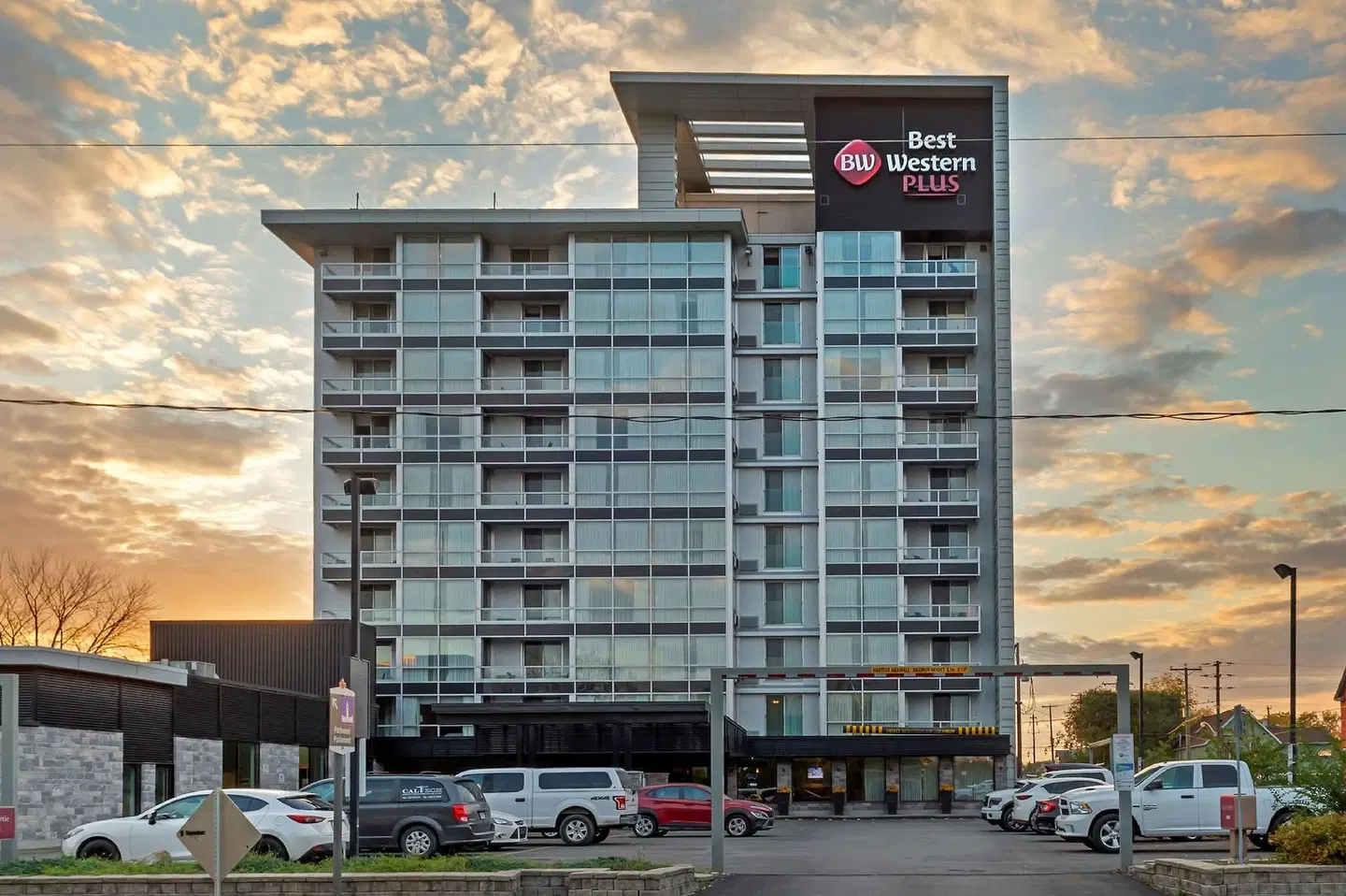 Best Western Plus Gatineau-Ottawa Downtown EXTERIOR