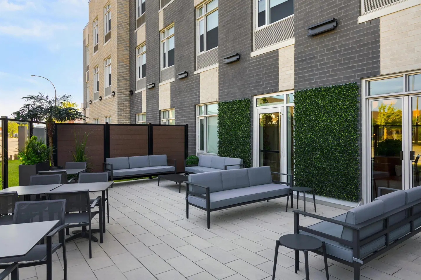 Railwayparc Montreal, Tapestry Collection by Hilton Terrasse