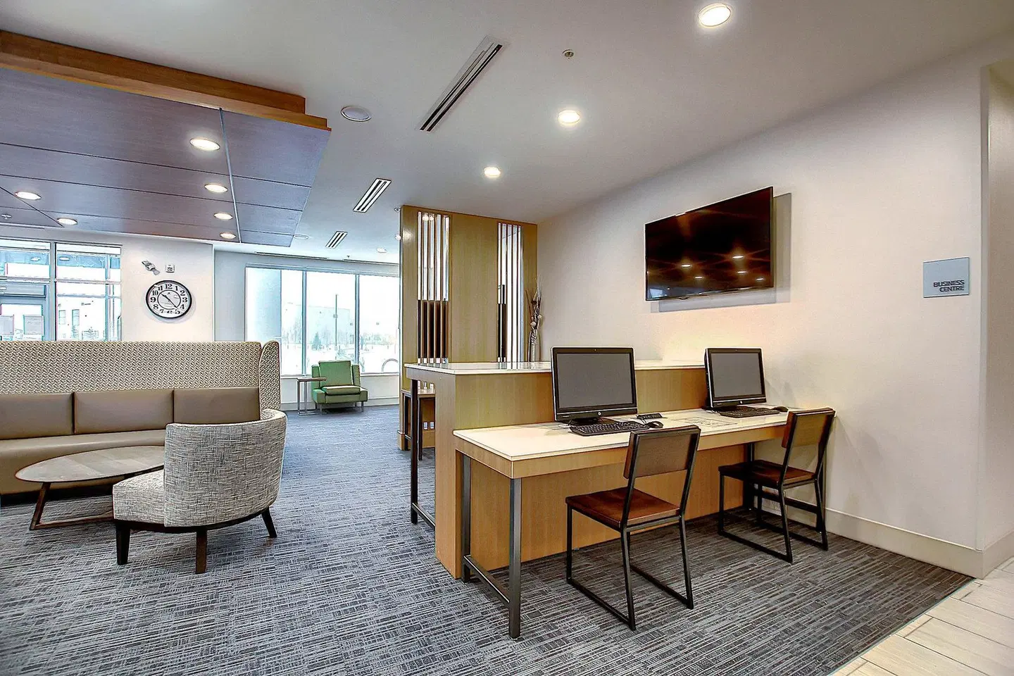 Holiday Inn Express & Suites Calgary Airport Trail NE by IHG LOUNGE_LOBBY