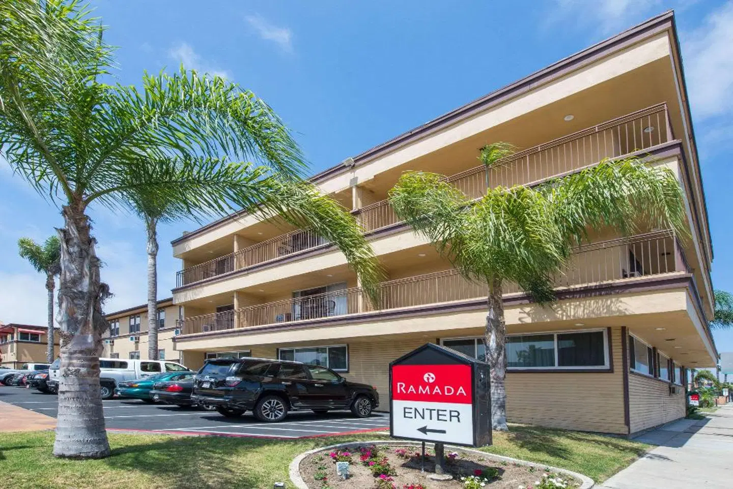 Ramada San Diego Airport EXTERIOR